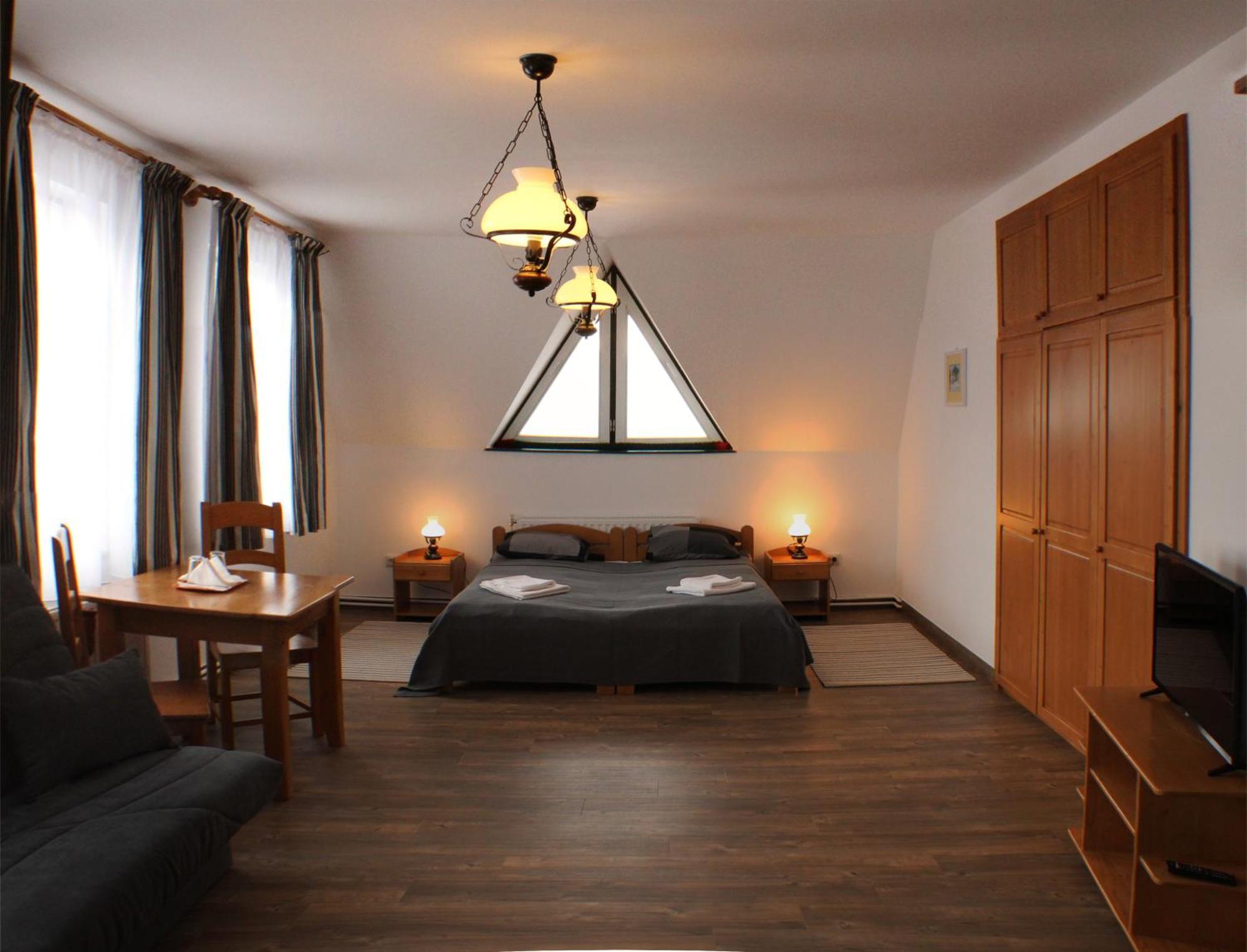Sugo Panzio Madarasi Hargita Hotel Izvoare  Luaran gambar